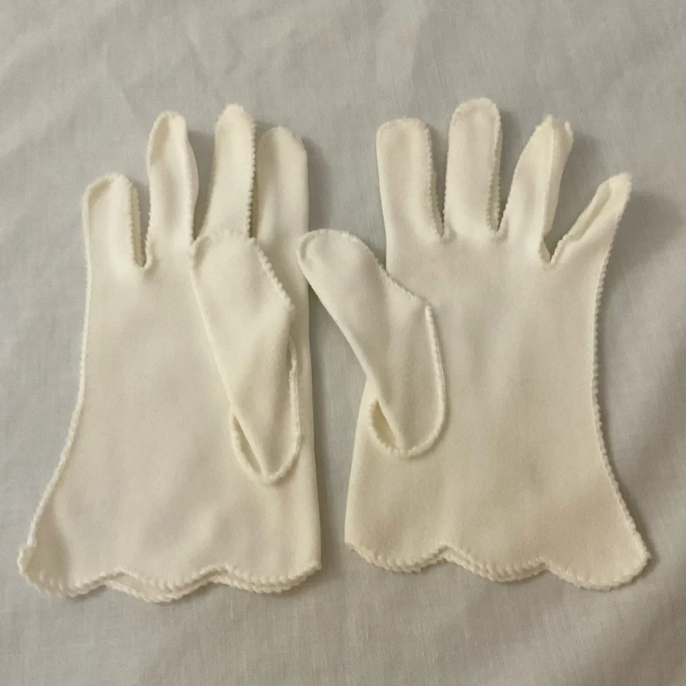 Vintage Girls Ivory/Cream Gloves c1960s